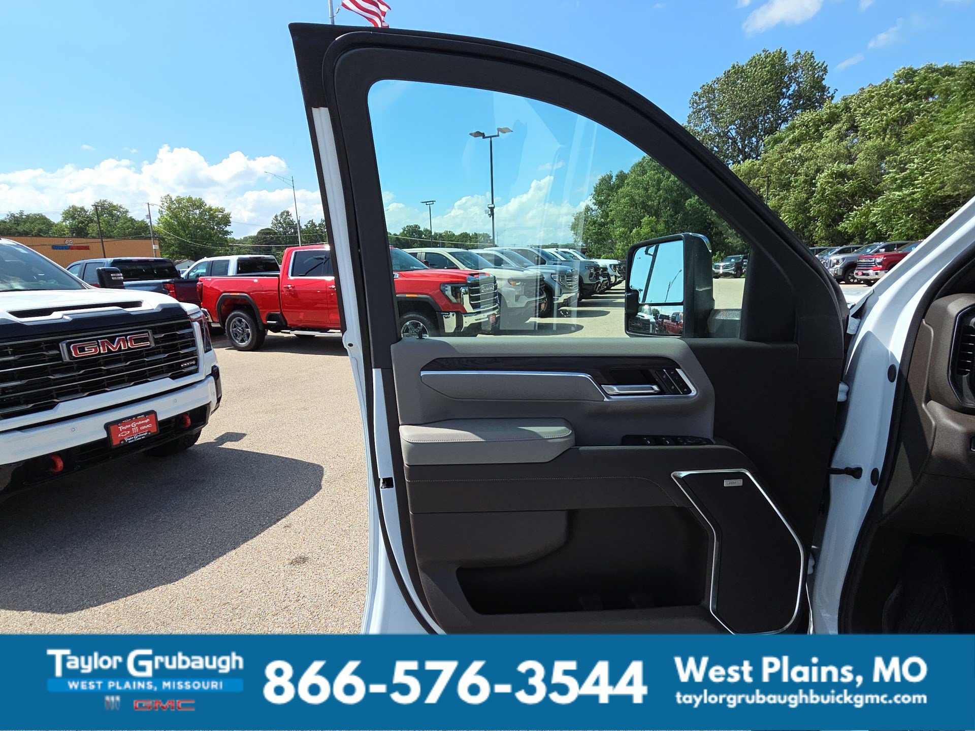 2026 GMC Sierra 3500HD SLT - Photo 14