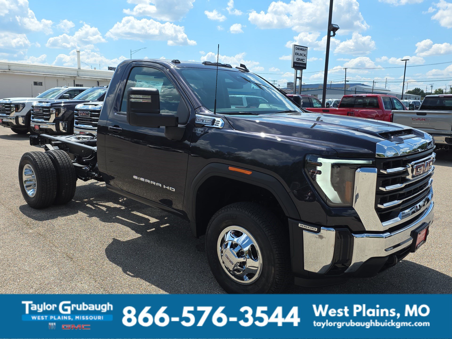 2026 GMC Sierra 3500 Chassis Cab SLE - Photo 2