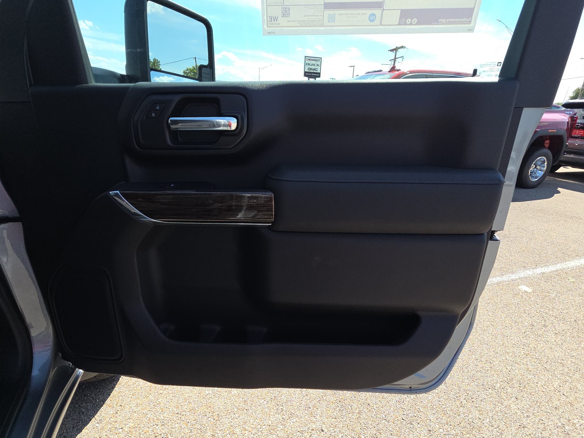 2026 GMC Sierra 3500 Chassis Cab SLE - Photo 26