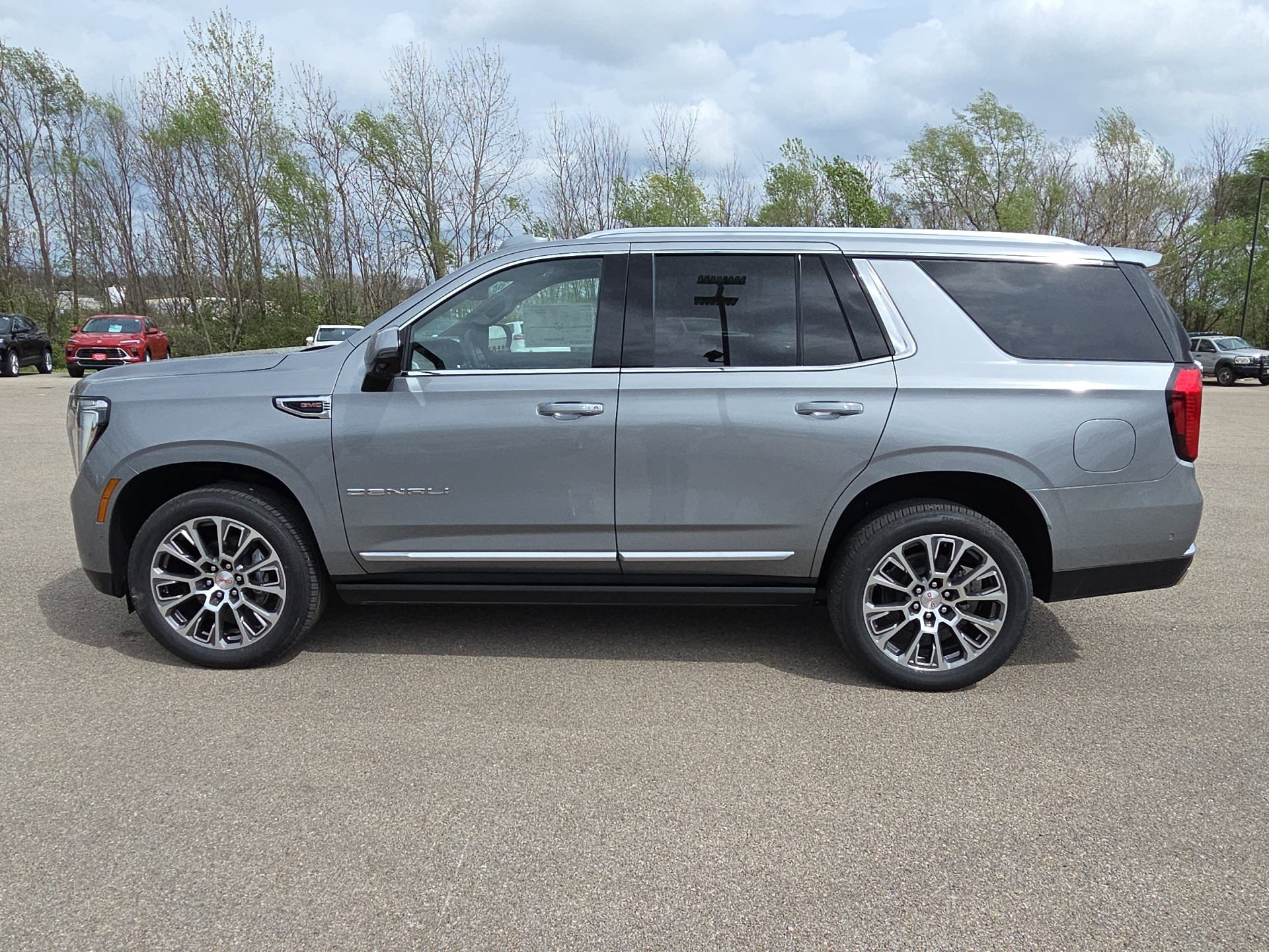 View vehicle photo 5