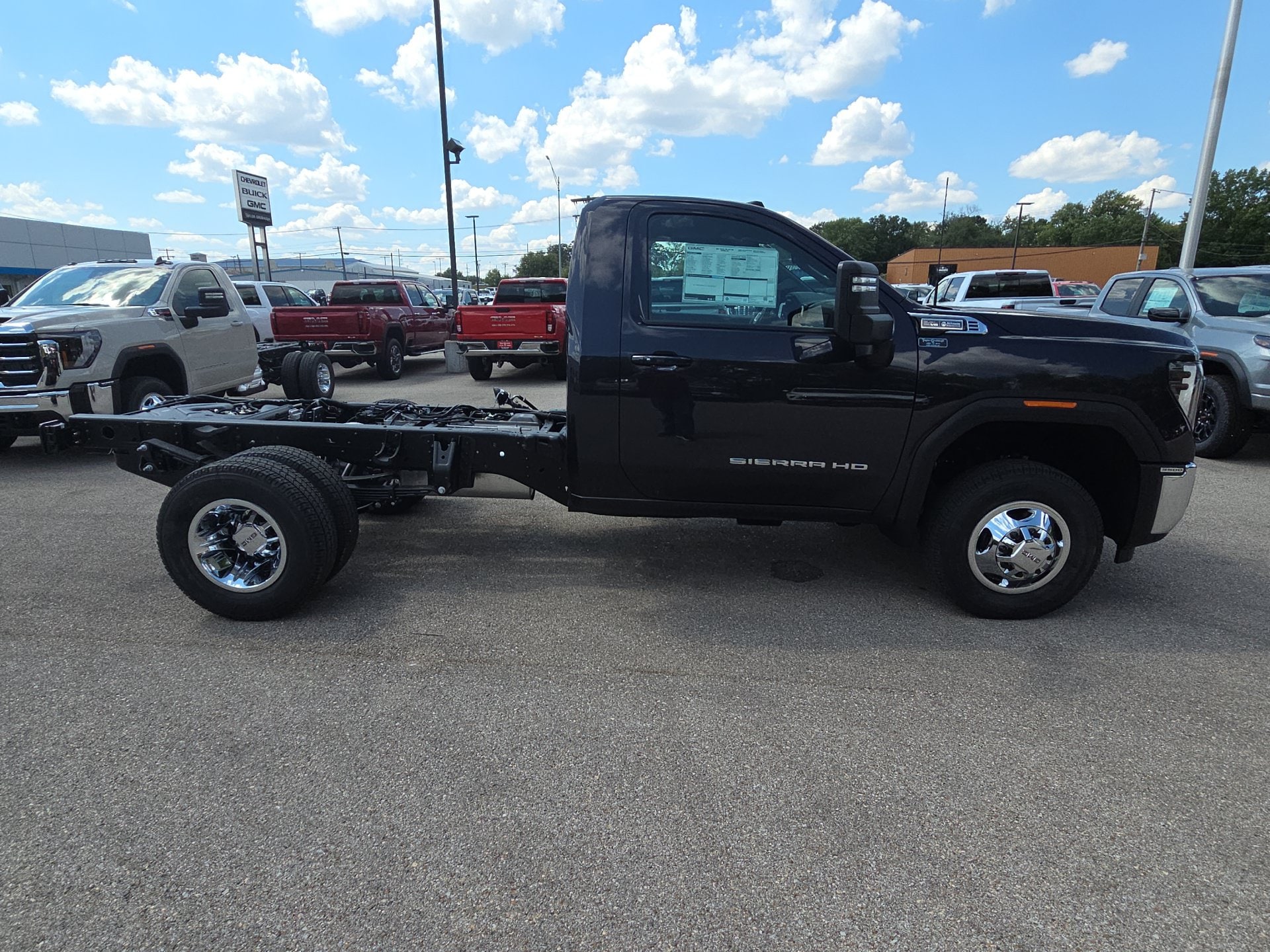 2026 GMC Sierra 3500 Chassis Cab SLE - Photo 10