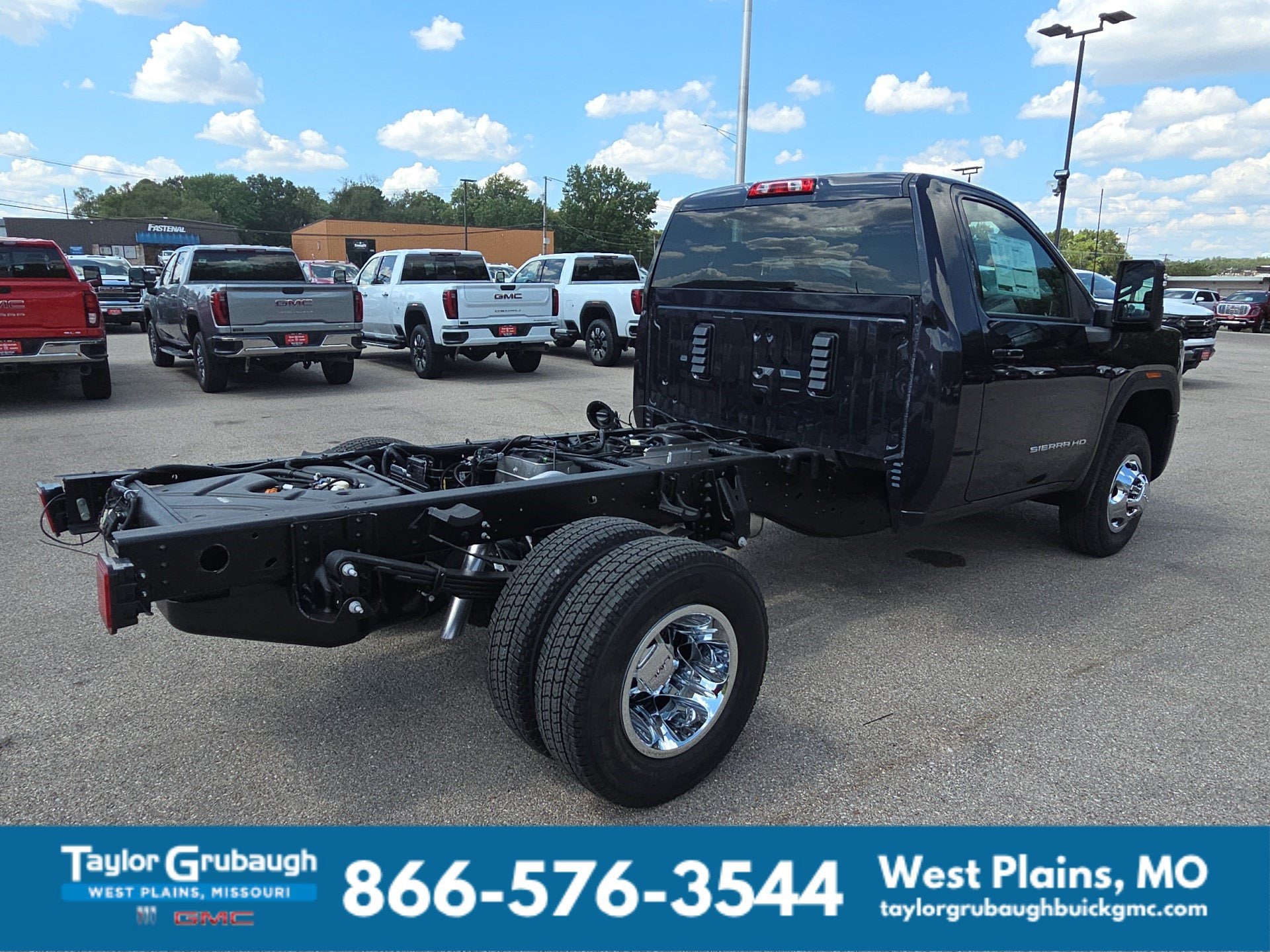 2026 GMC Sierra 3500 Chassis Cab SLE - Photo 9
