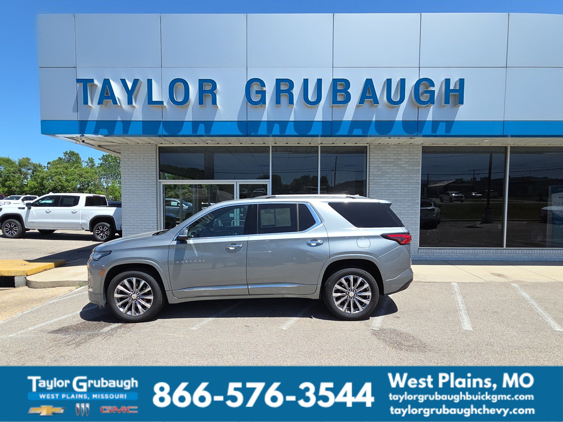 2023 Chevrolet Traverse Premier FWD   