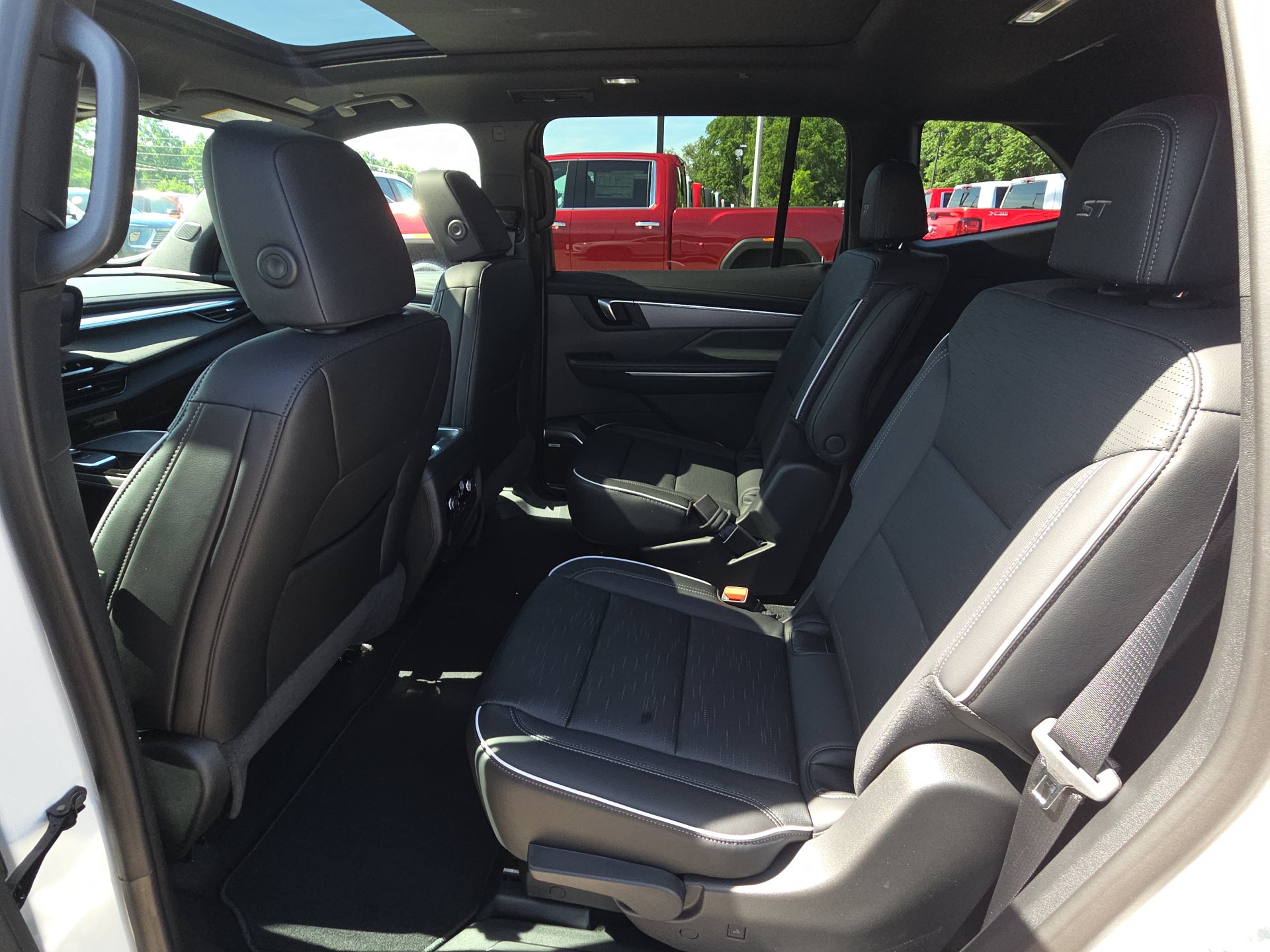 2026 Buick Enclave Sport Touring - Photo 30