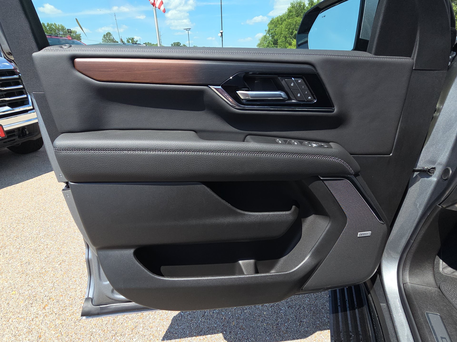 2026 GMC Yukon XL Denali - Photo 12