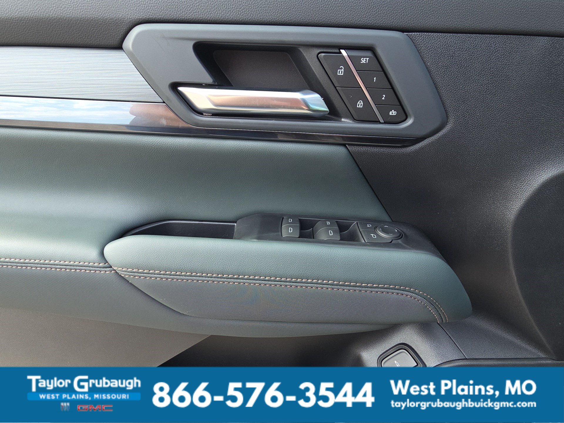 2027 GMC Terrain AT4 - Photo 13