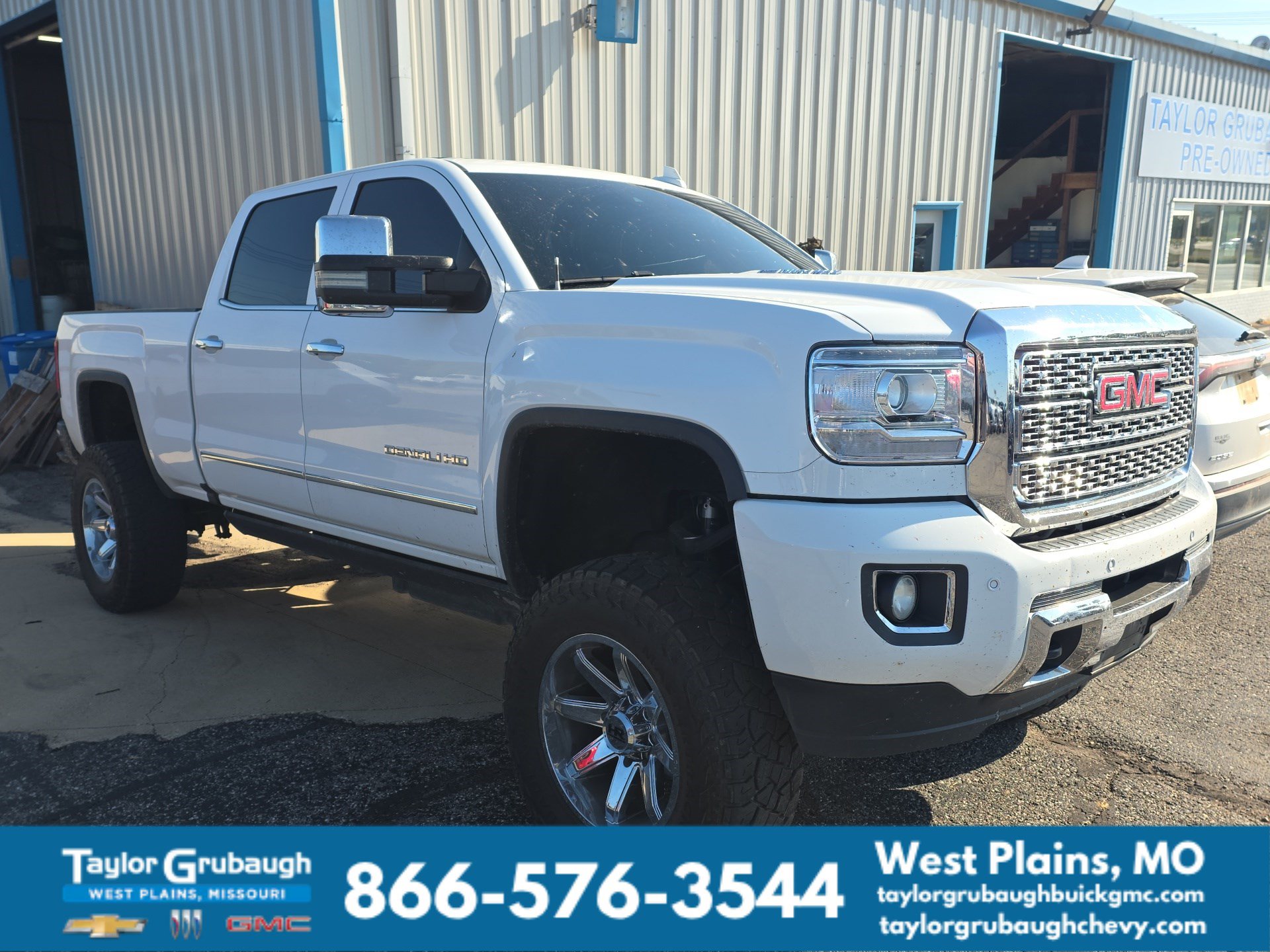 Summit White 2016 GMC Sierra 2500HD Pickup Truck Four-Wheel Drive Automatic