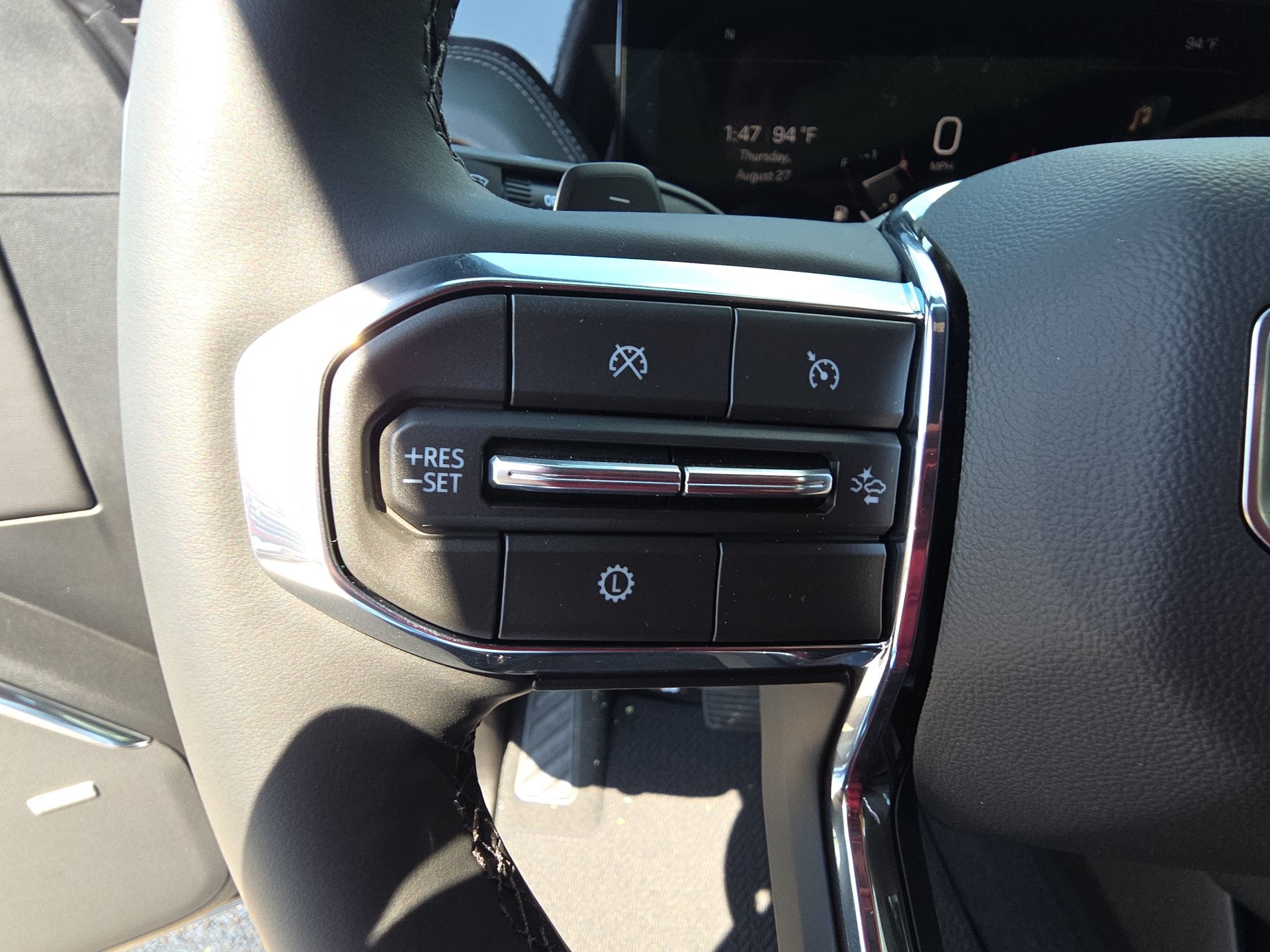 2026 GMC Yukon XL Denali - Photo 18