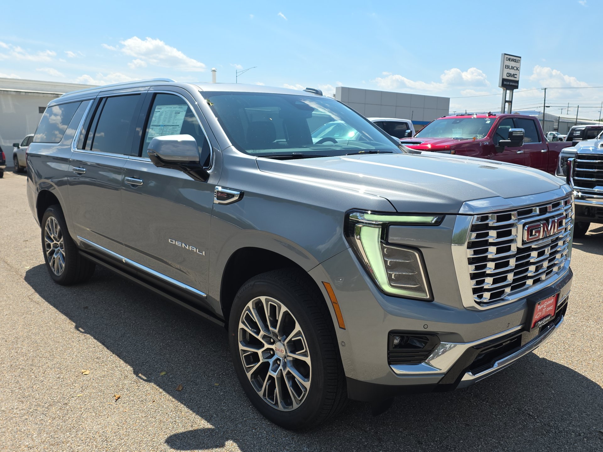 2026 GMC Yukon XL Denali - Photo 2