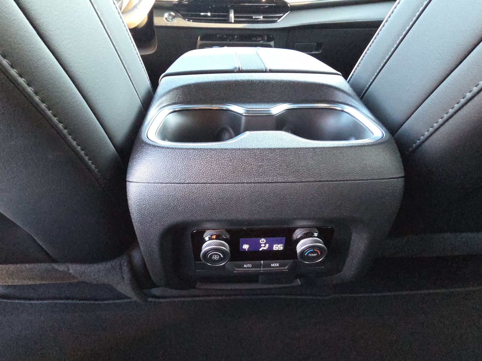 2026 Buick Enclave Sport Touring - Photo 31