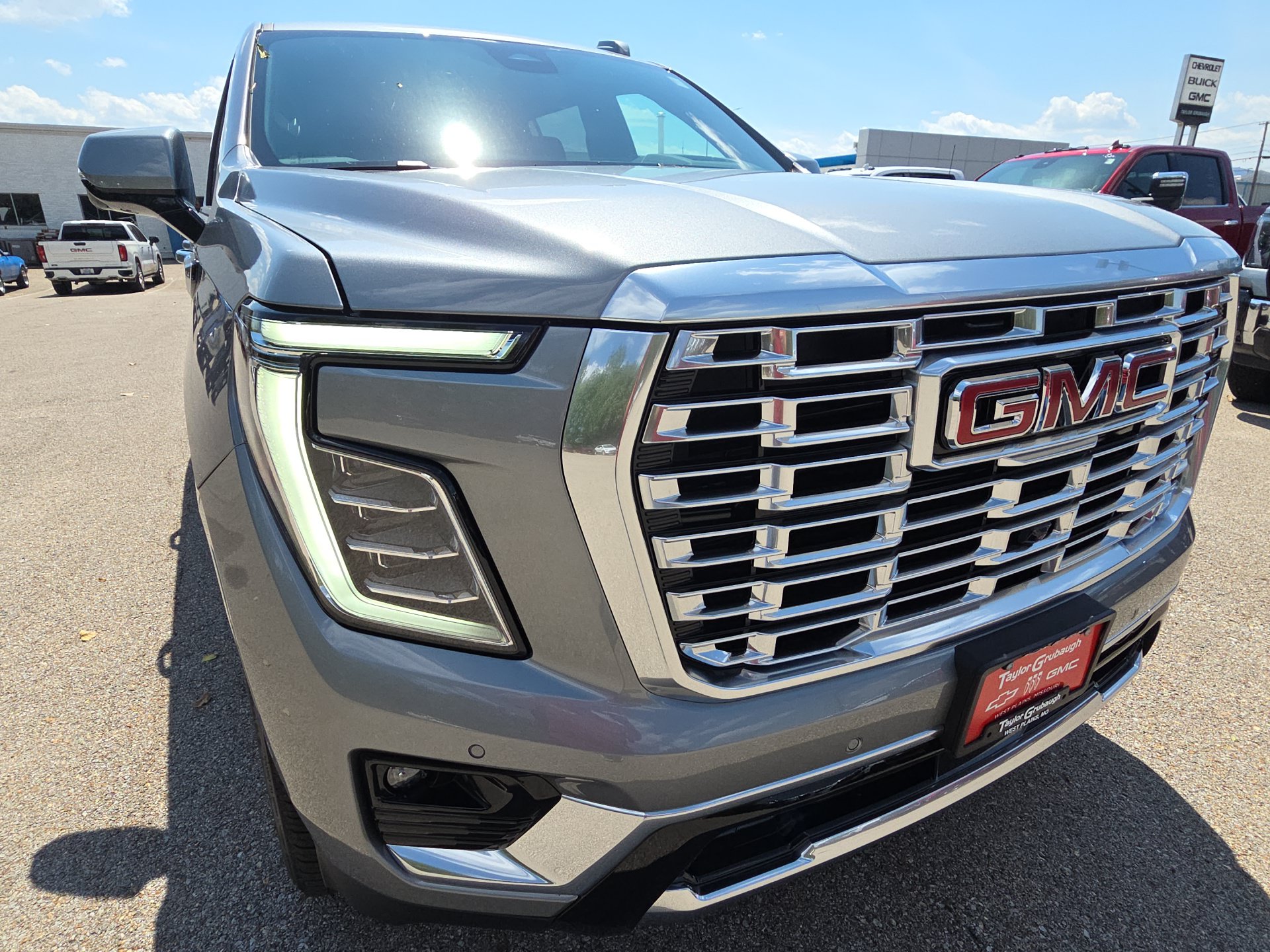 2026 GMC Yukon XL Denali - Photo 11