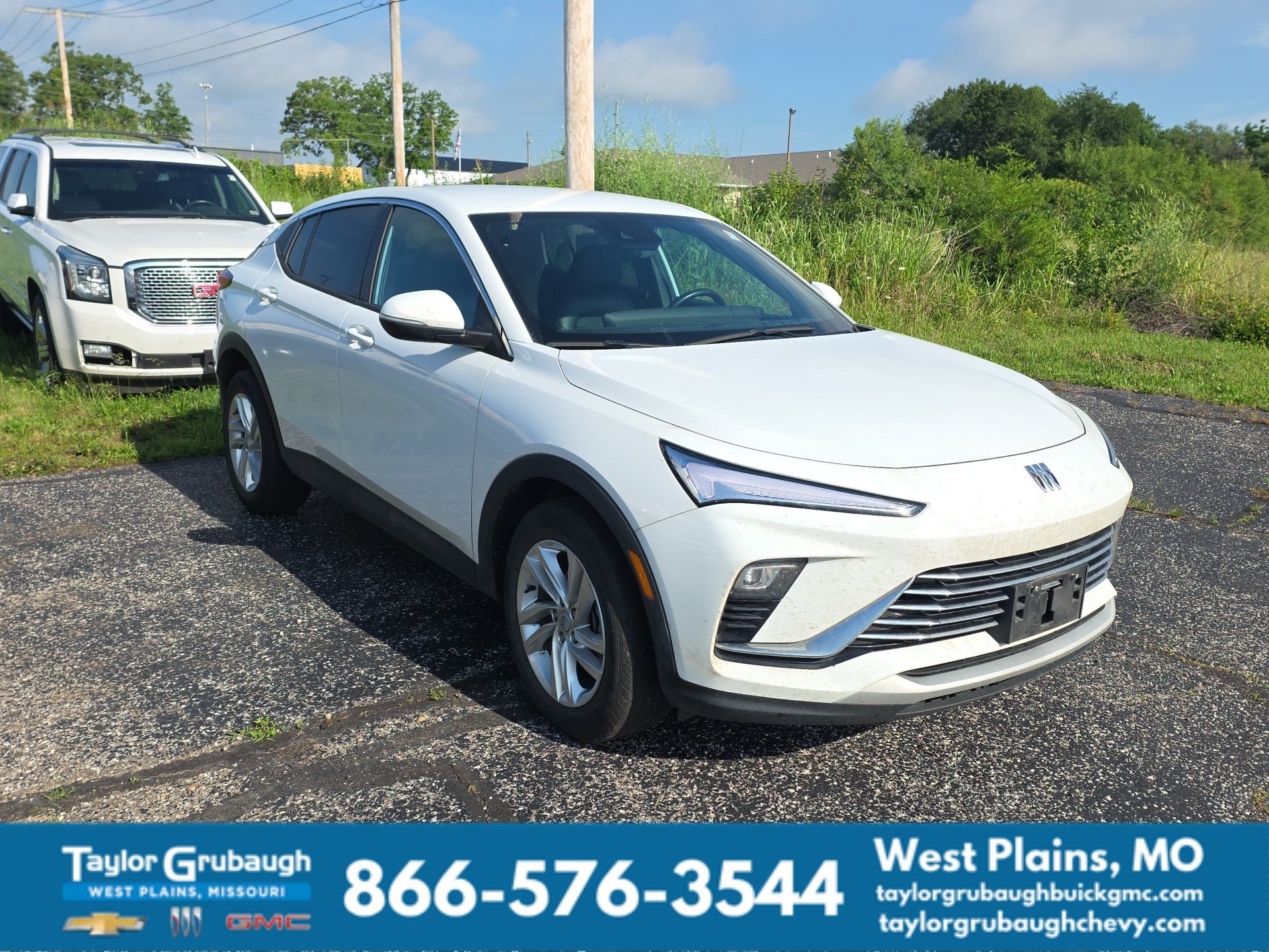 Summit White 2025 Buick Envista SUV / Crossover Front-Wheel Drive Automatic