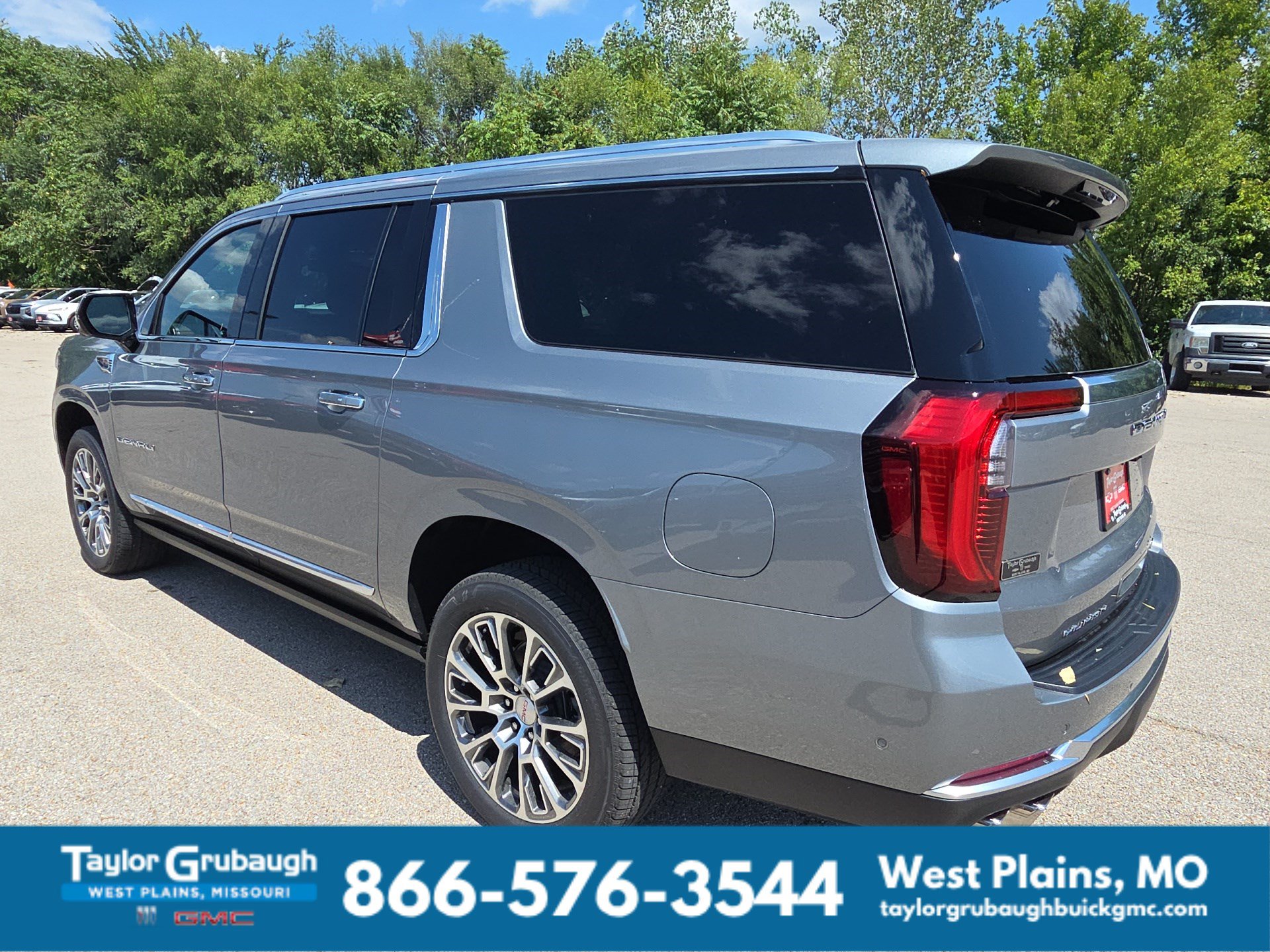 2026 GMC Yukon XL Denali - Photo 6