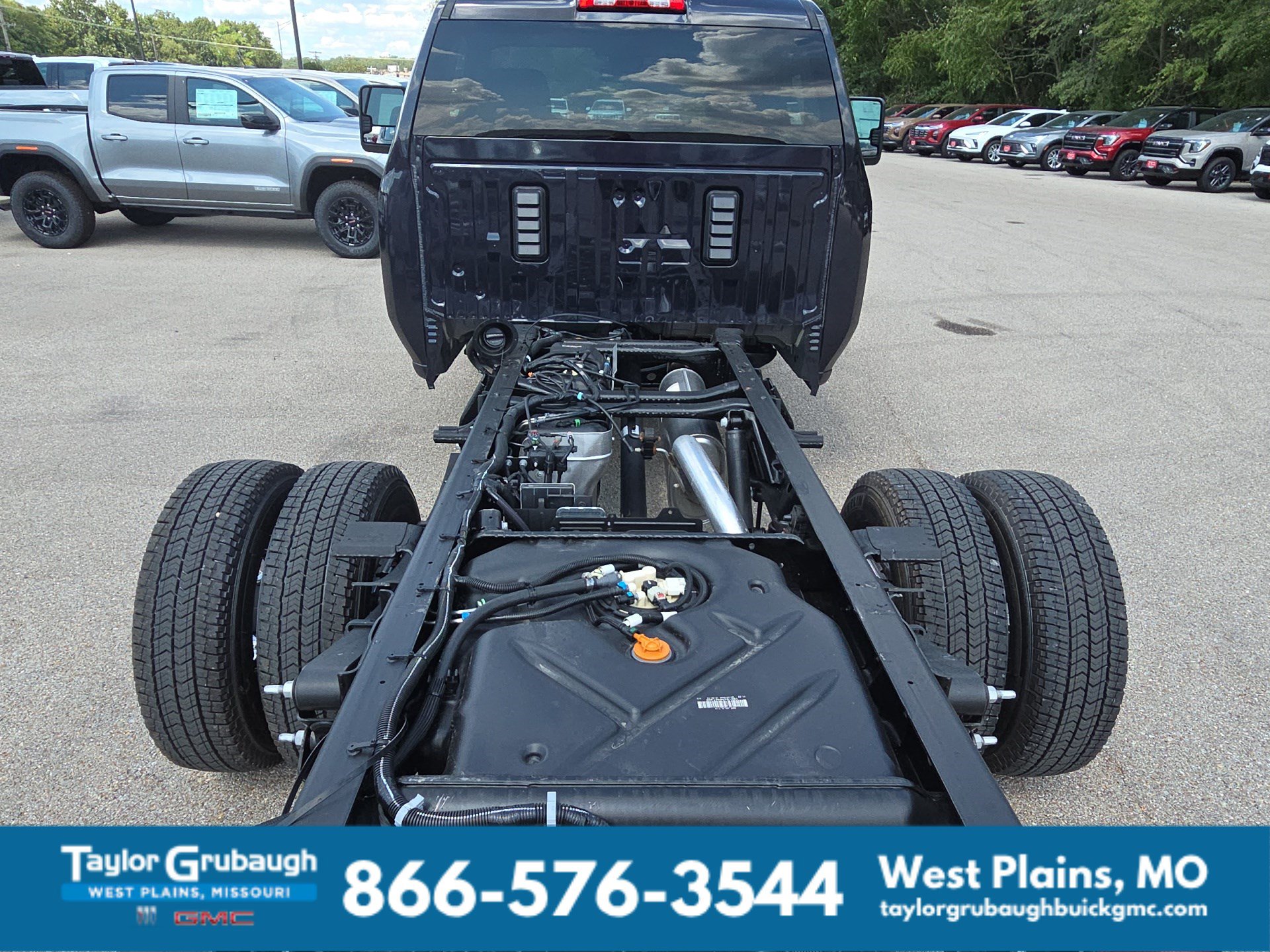 2026 GMC Sierra 3500 Chassis Cab SLE - Photo 8