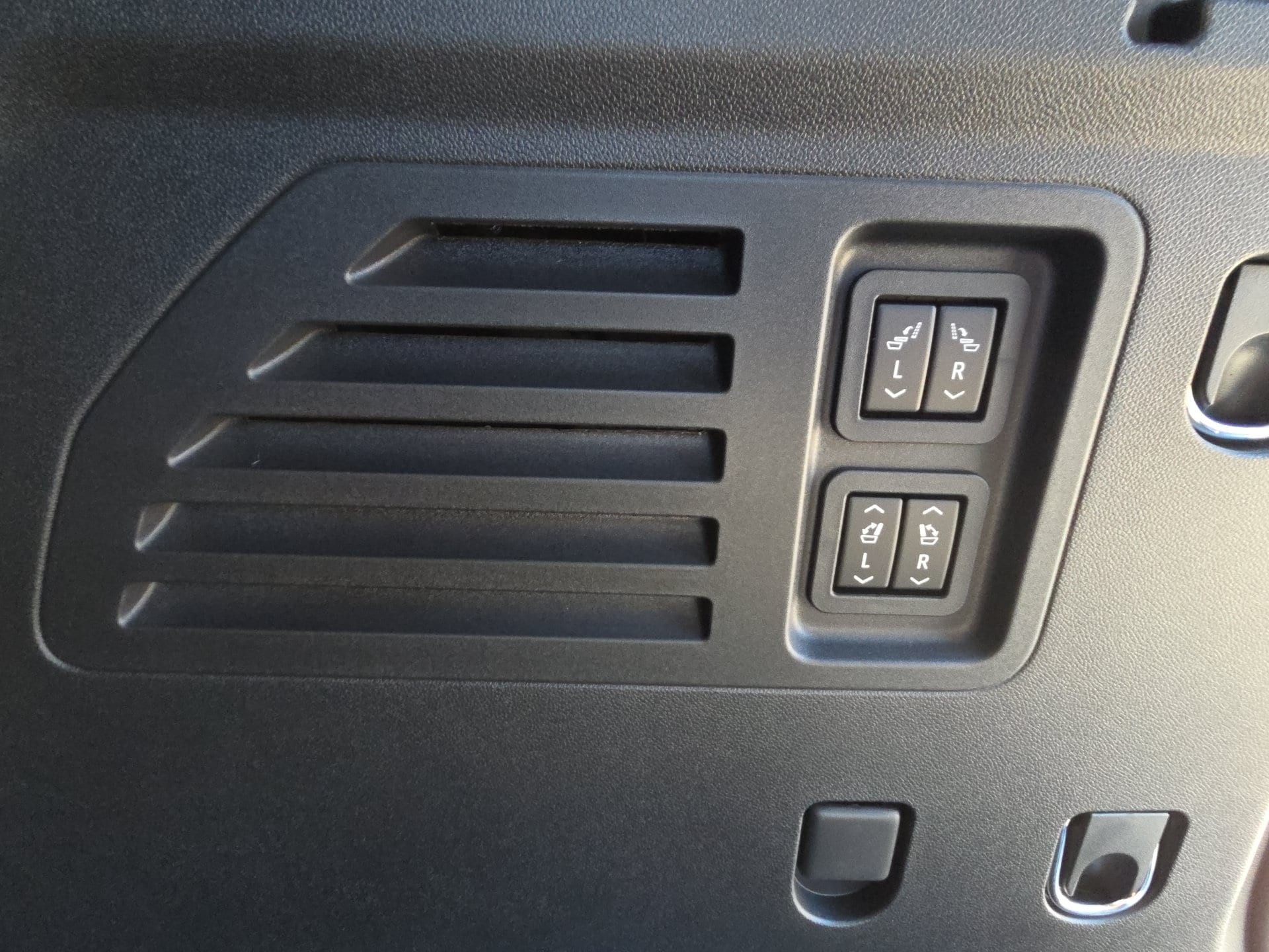 2026 Buick Enclave Sport Touring - Photo 36