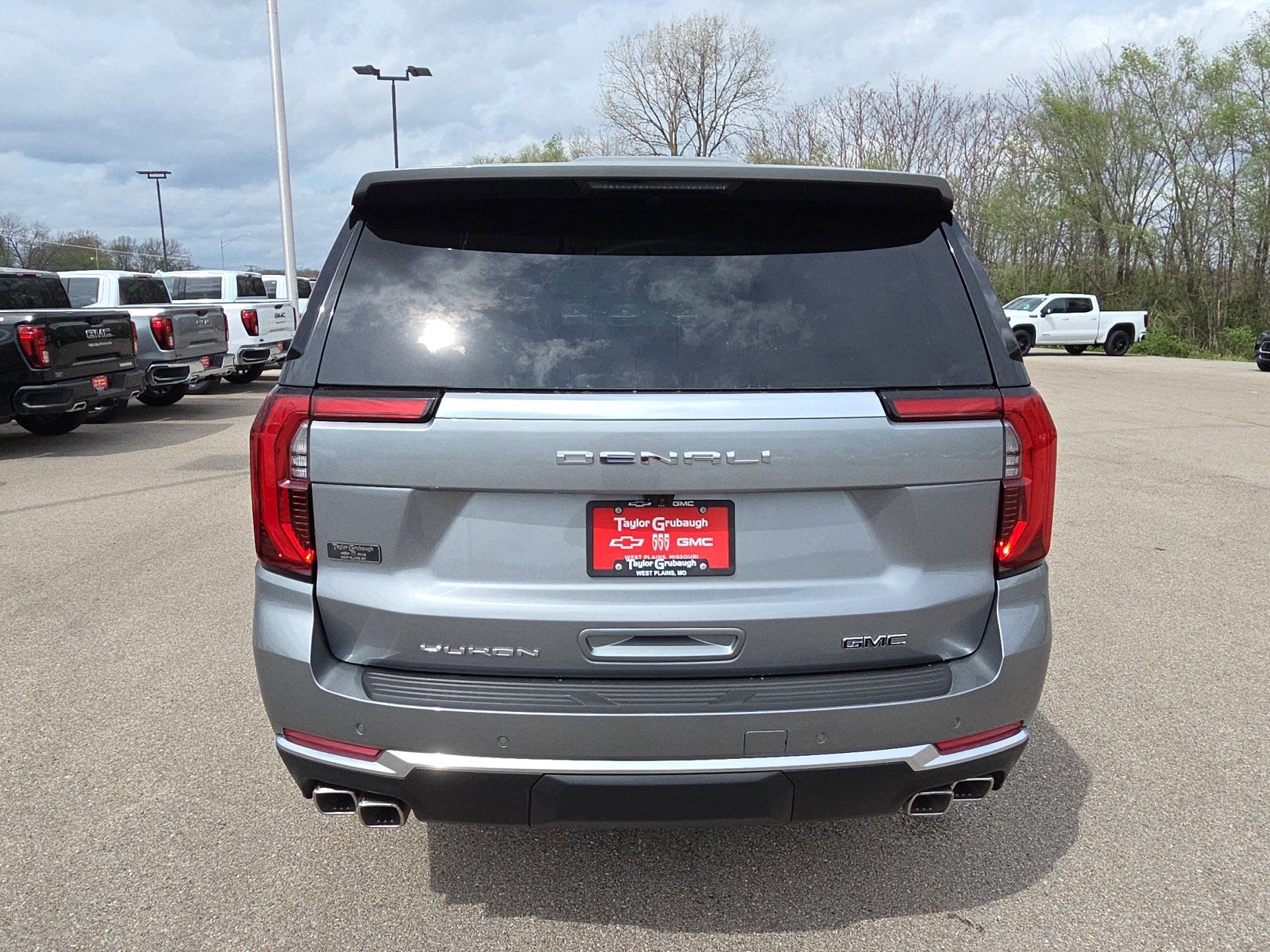 View vehicle photo 7