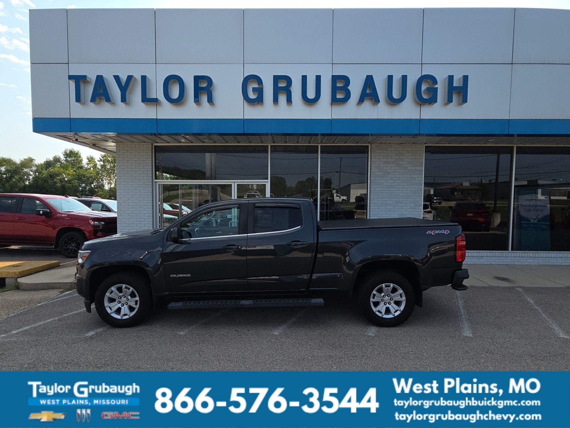 Gray (Graphite Metallic) 2018 Chevrolet Colorado Pickup Truck Four-Wheel Drive Automatic