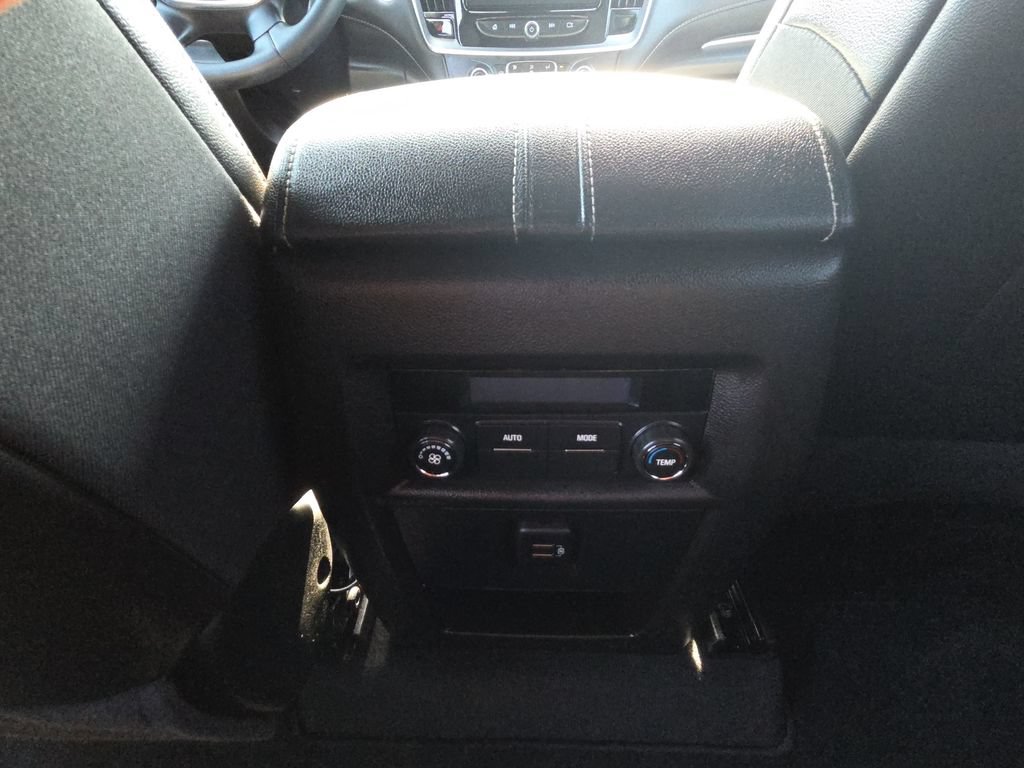 2023 Chevrolet Traverse 3LT - Photo 30