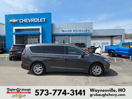 2023 Chrysler Pacifica Touring L Minivan