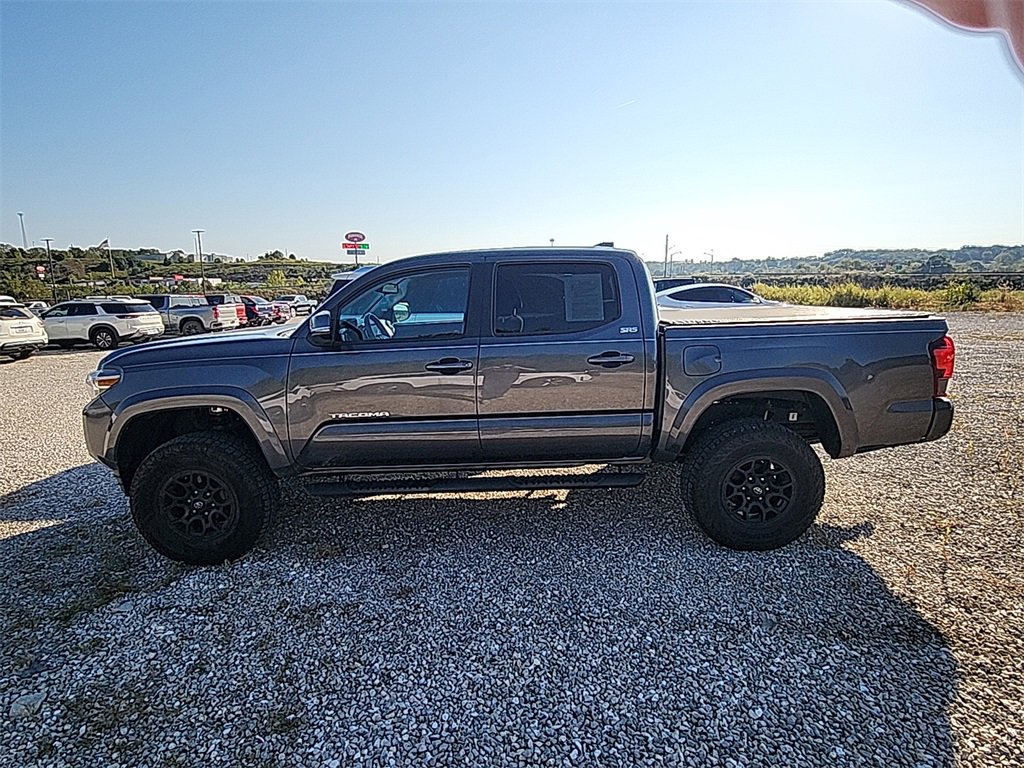 2022 Toyota Tacoma SR5 photo 4