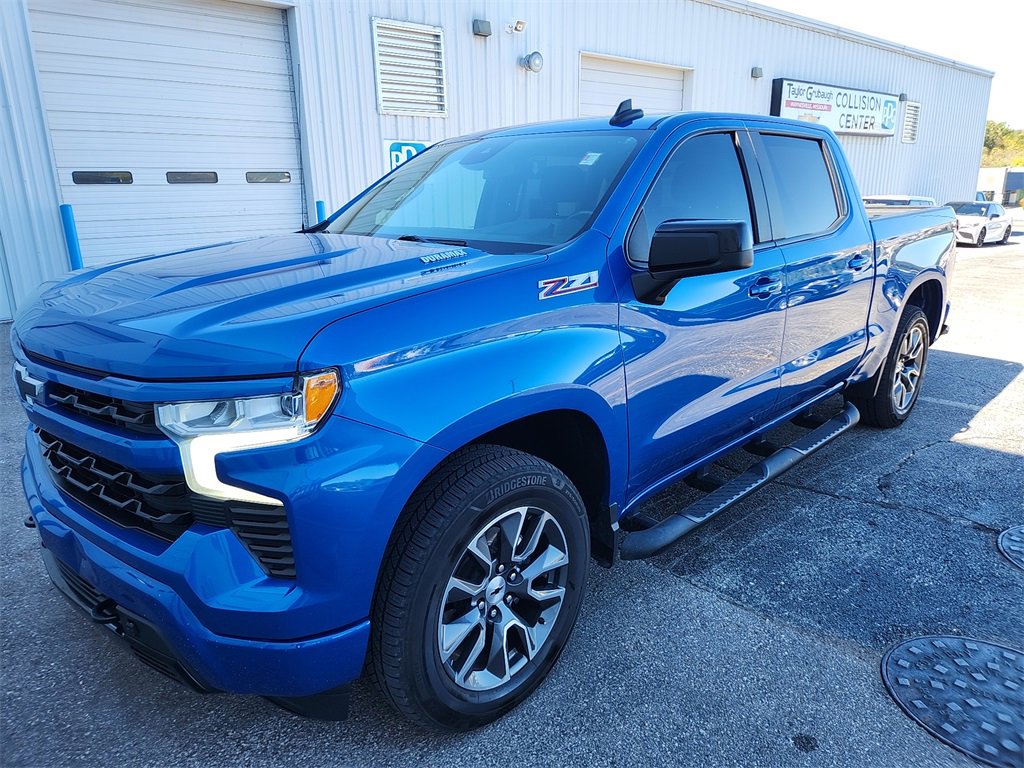 2022 Chevrolet Silverado 1500 RST photo 2