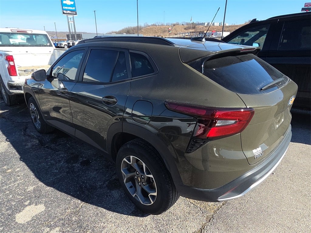 Used 2024 Chevrolet Trax LT SUV