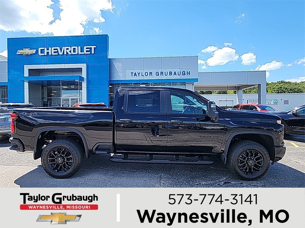 2025 Chevrolet Silverado HD Custom's photo