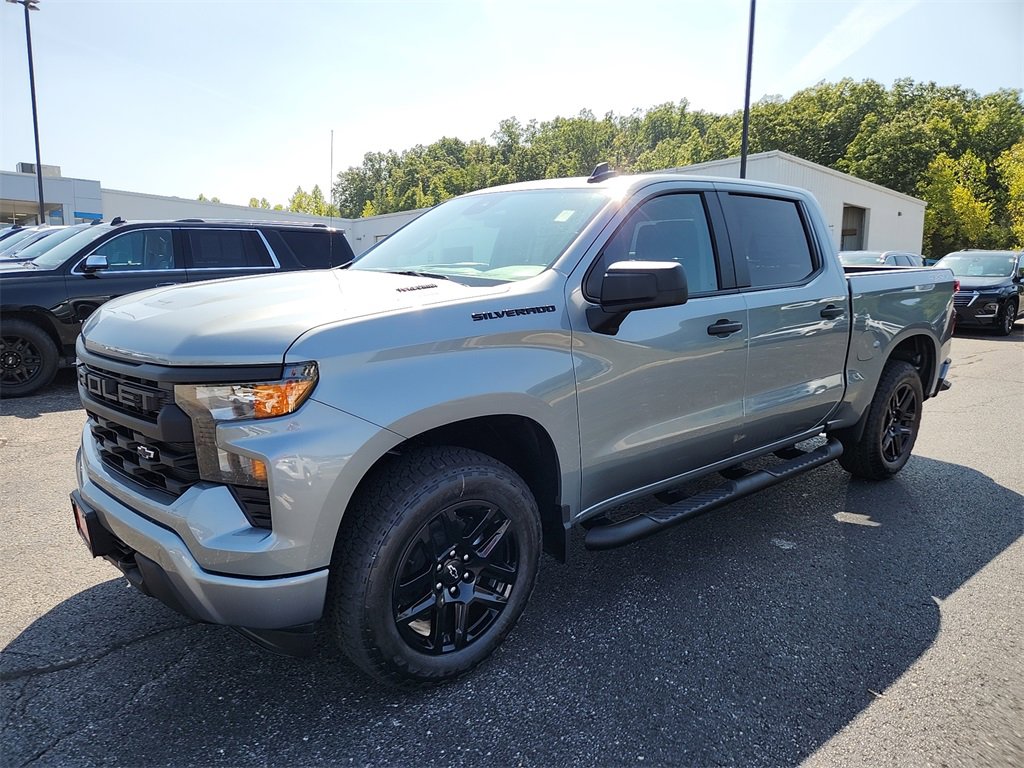 2026 Chevrolet Silverado 1500 Custom photo 3