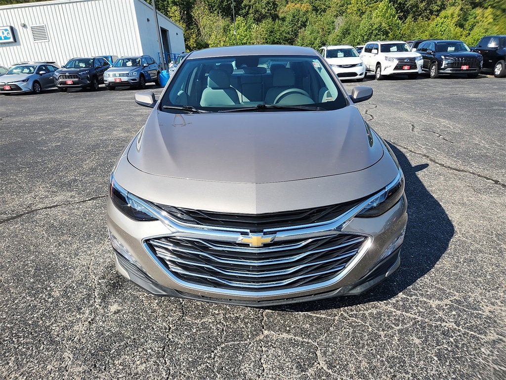 2025 Chevrolet Malibu 1LT photo 3