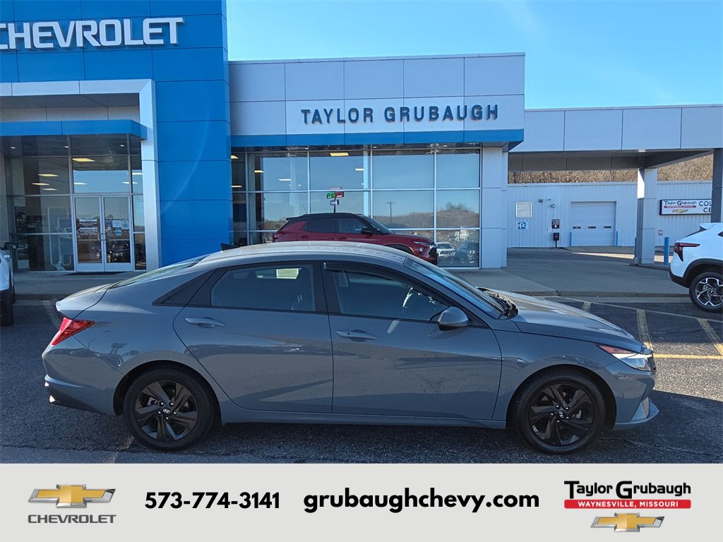 2021 Hyundai Elantra SEL's photo