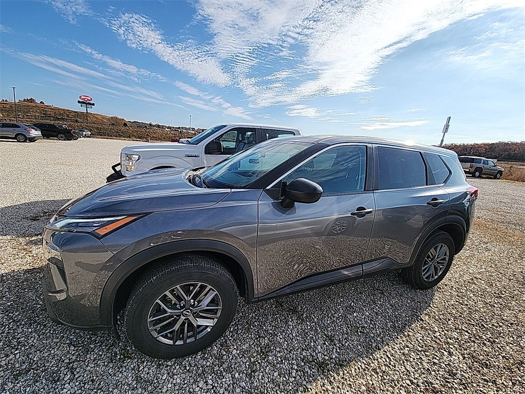 2024 Nissan Rogue S photo 3