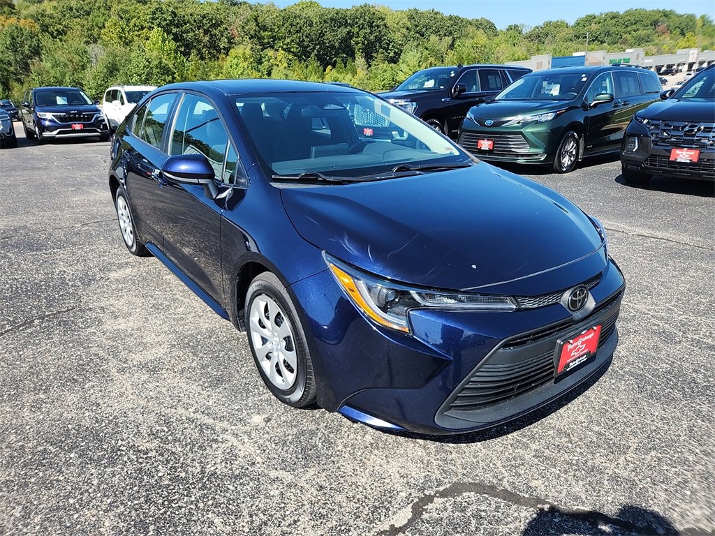 2024 Toyota Corolla LE photo 2