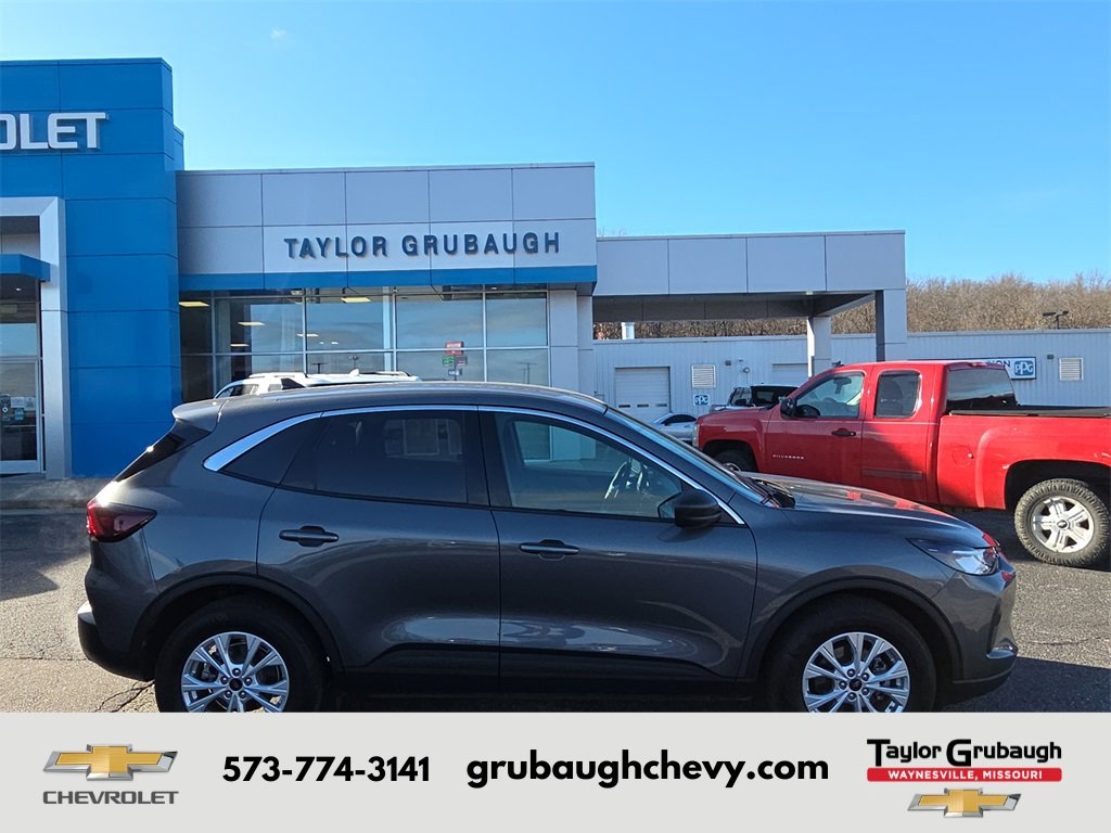 2023 Ford Escape Active's photo