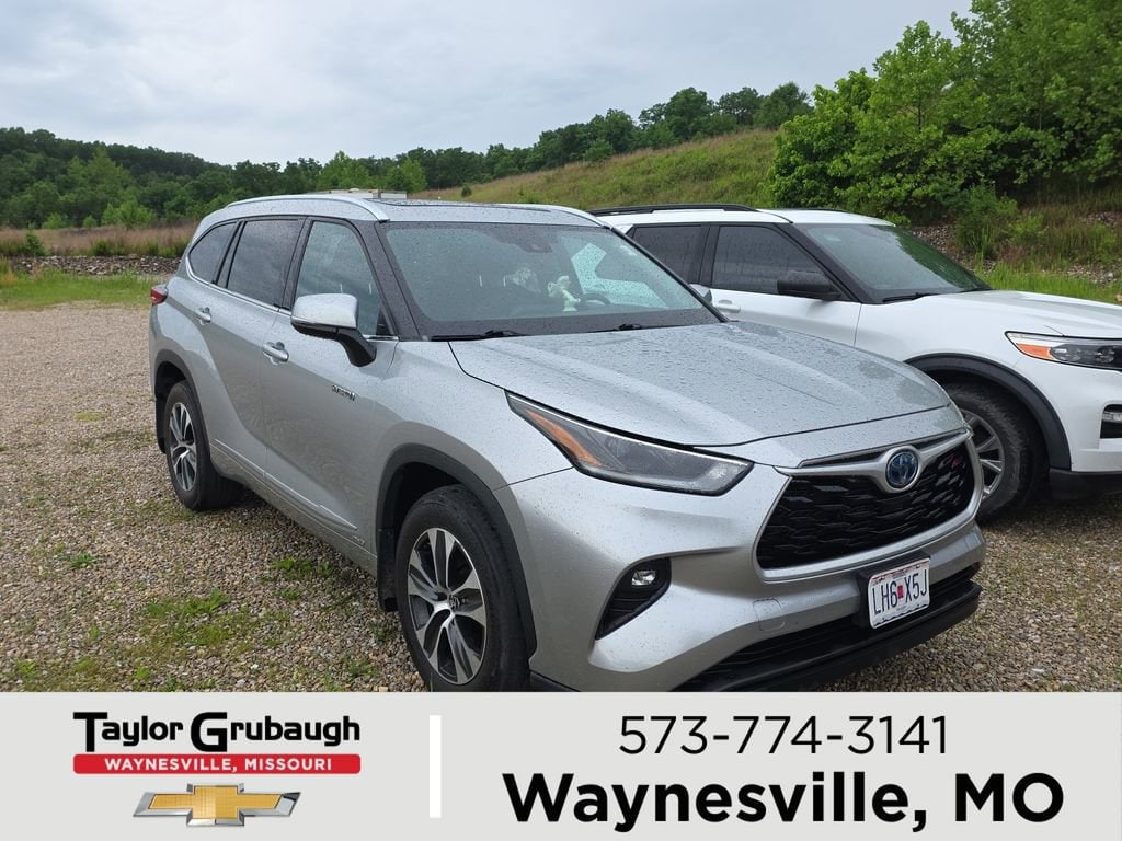2021 Toyota Highlander XLE Hybrid 4x4's photo