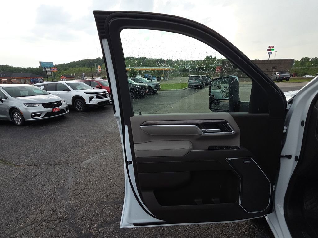 2026 Chevrolet Silverado 3500 HD LTZ - Photo 13