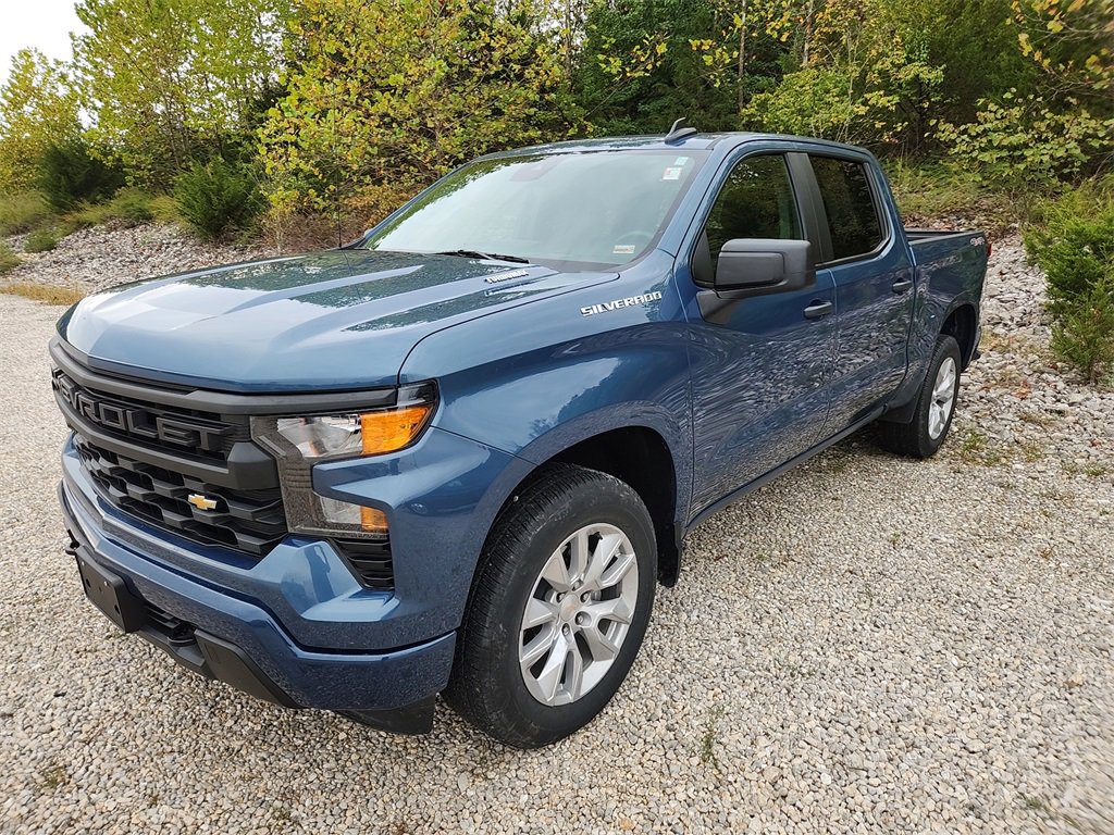 2024 Chevrolet Silverado 1500 Custom photo 3