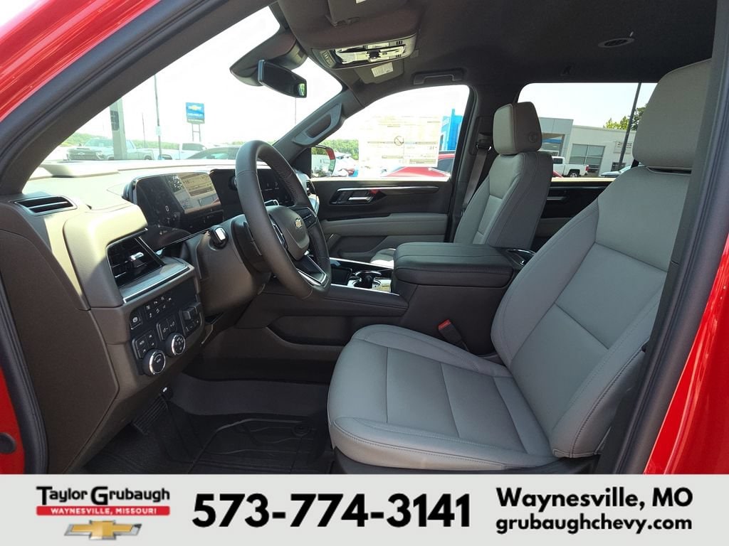 2026 Chevrolet Suburban LT - Photo 15