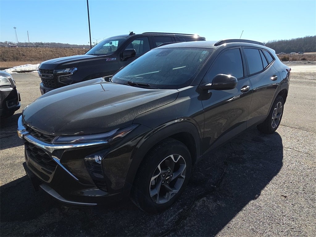 Used 2024 Chevrolet Trax LT SUV