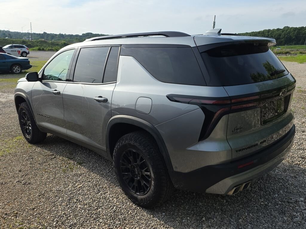 Used 2025 Chevrolet Traverse Z71 SUV