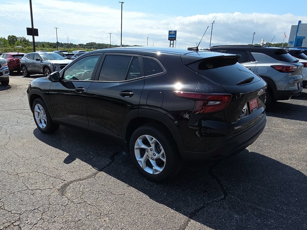 2026 Chevrolet Trax LS - Photo 6