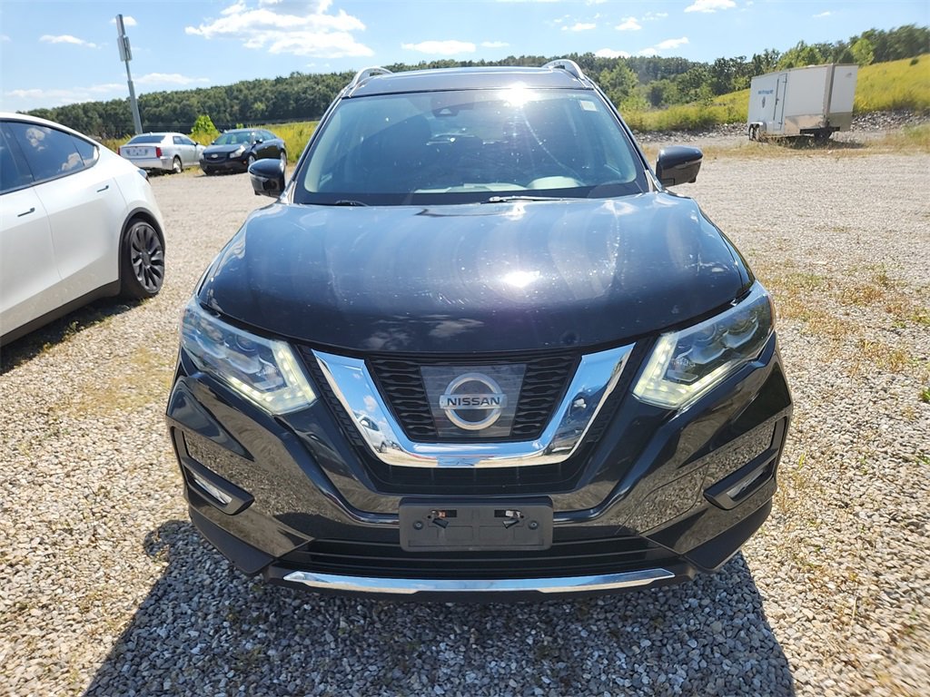 2017 Nissan Rogue SL photo 2