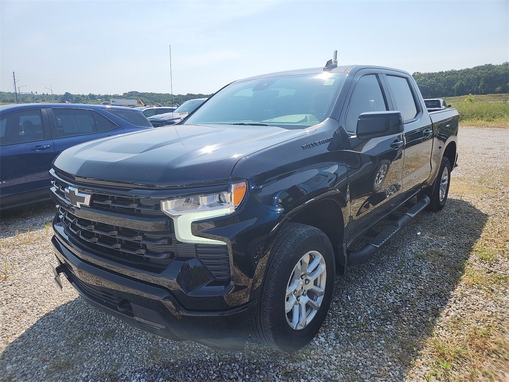2023 Chevrolet Silverado 1500 RST photo 3