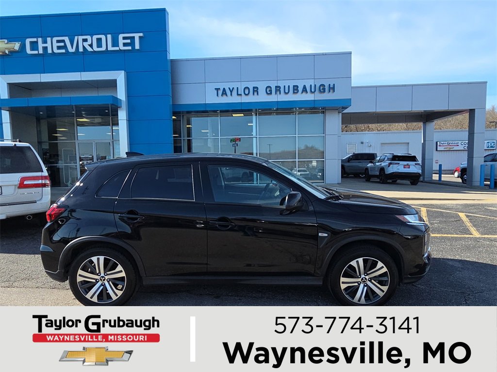 2024 Mitsubishi Outlander Sport ES's photo