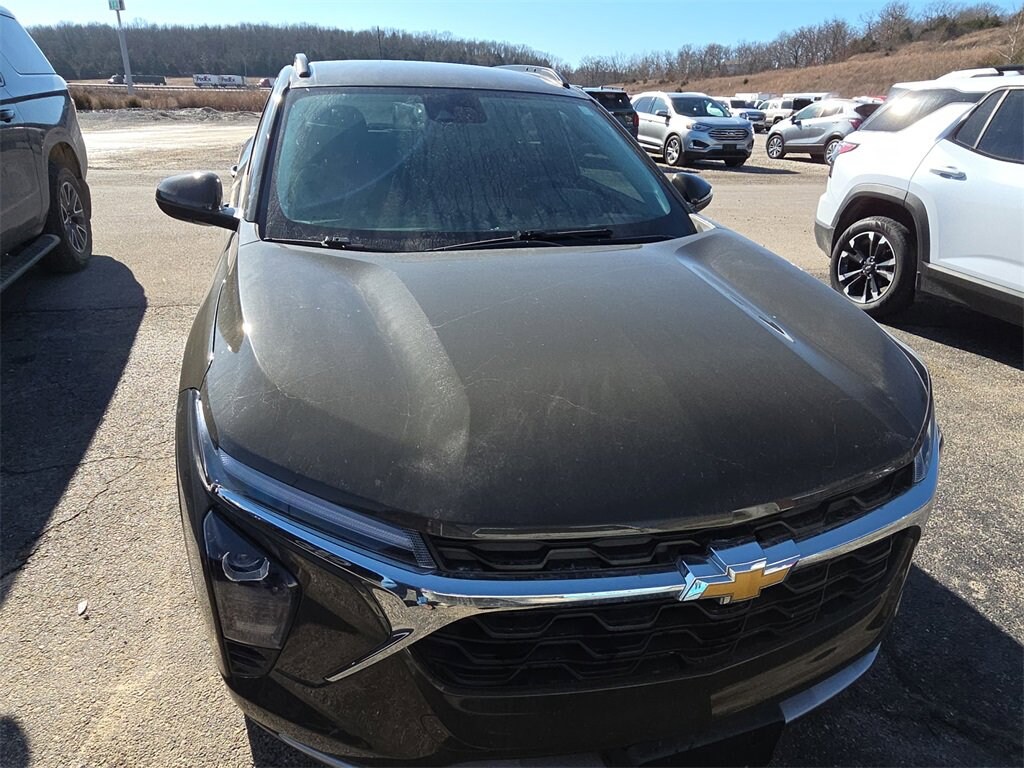 Used 2024 Chevrolet Trax LT SUV