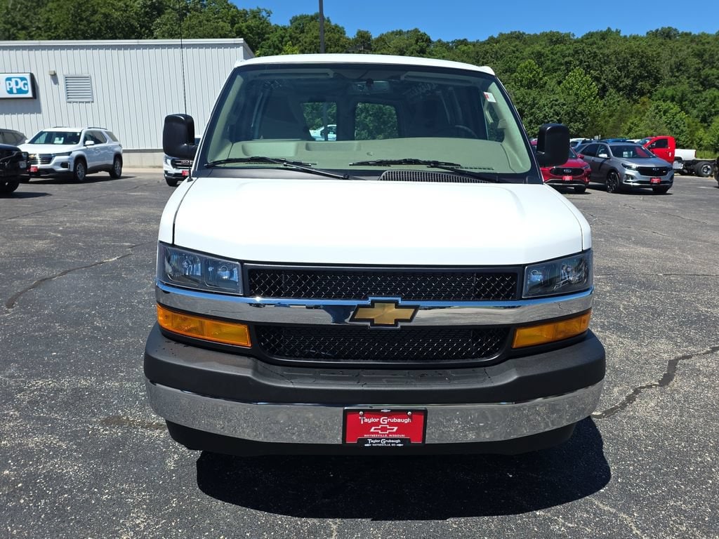 2026 Chevrolet Express Cargo Work Van - Photo 3