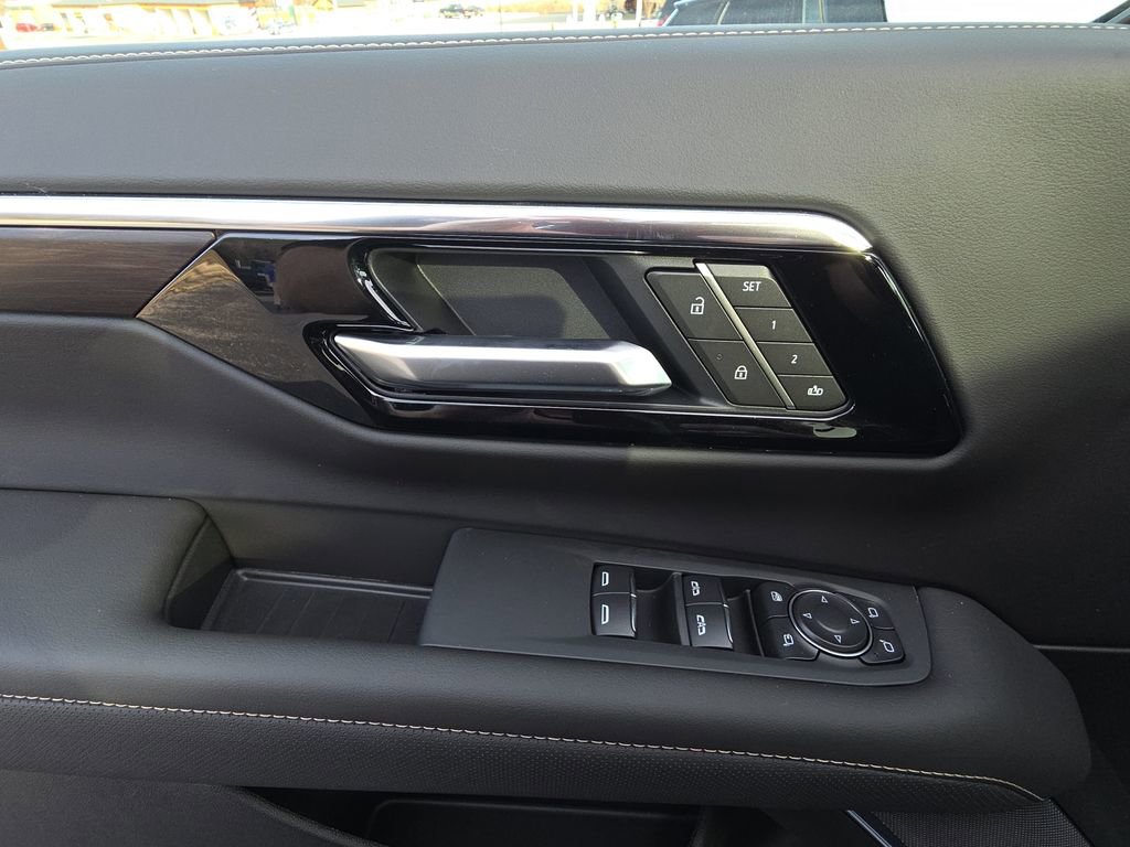 2026 Chevrolet Tahoe Premier - Photo 13