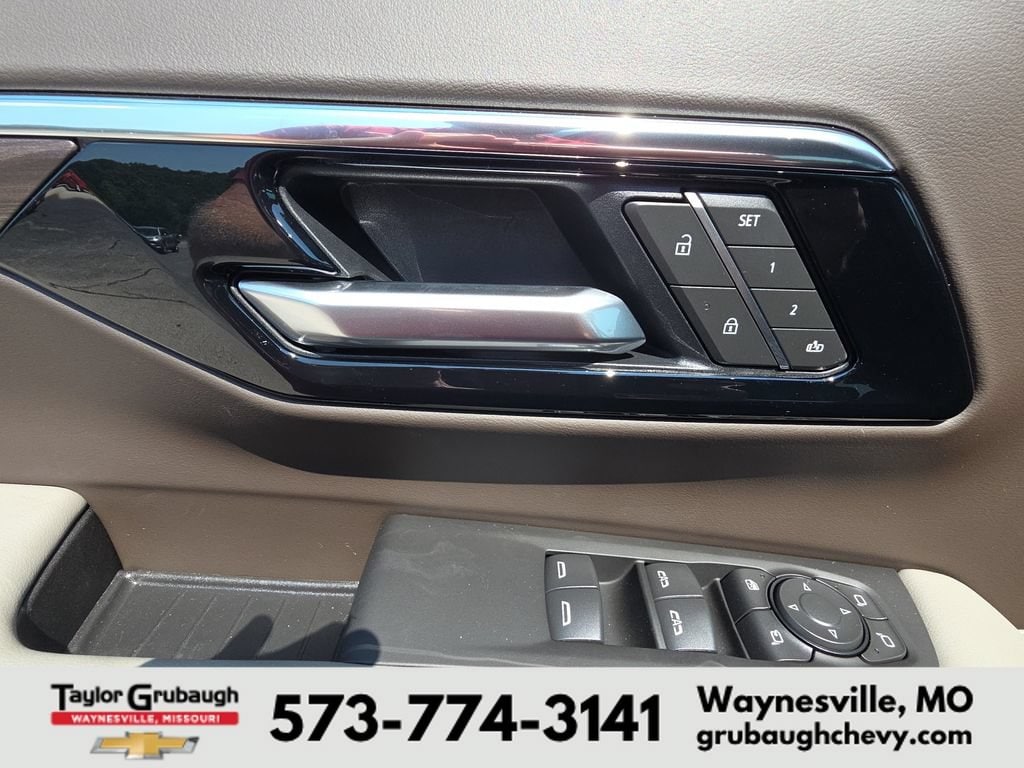 2026 Chevrolet Suburban LT - Photo 13