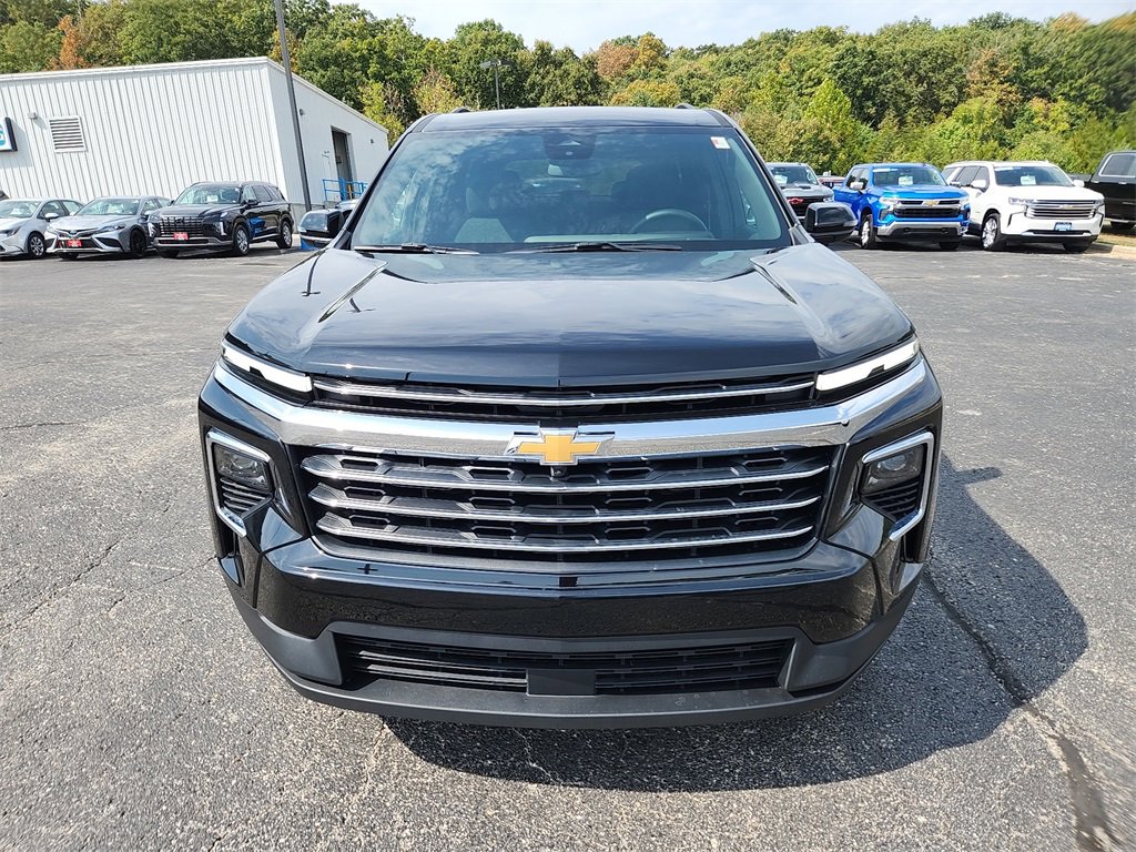 2025 Chevrolet Traverse photo 3