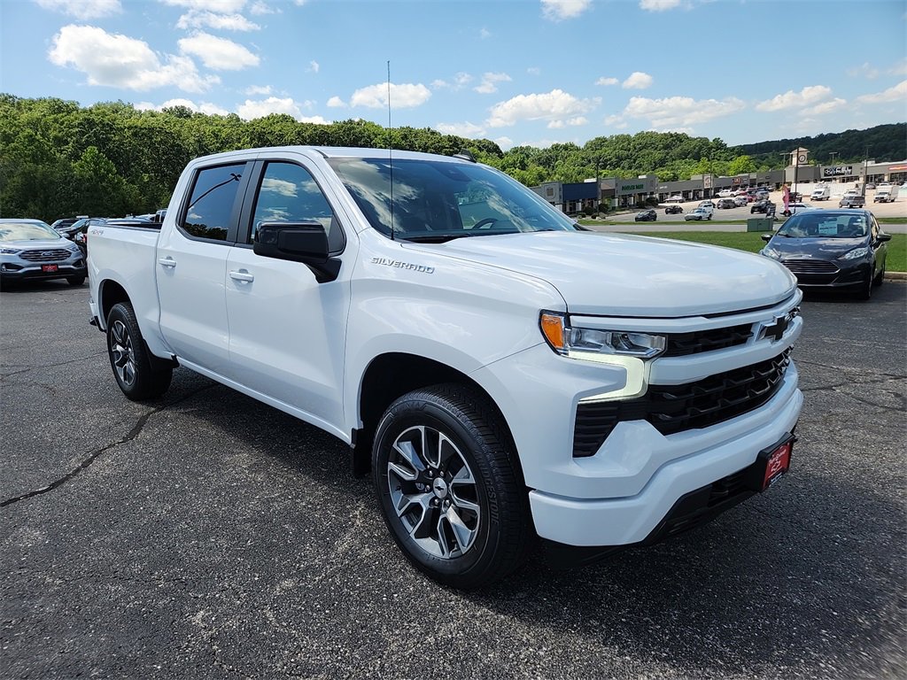 2025 Chevrolet Silverado 1500 RST photo 2