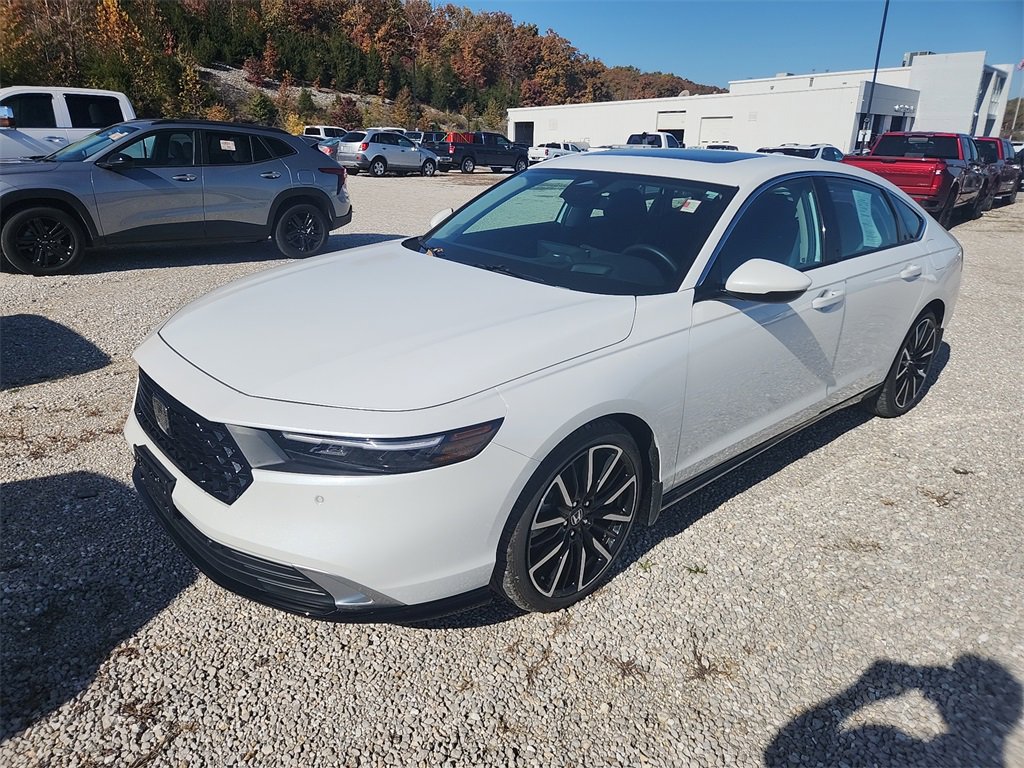 2025 Honda Accord Hybrid Touring photo 3